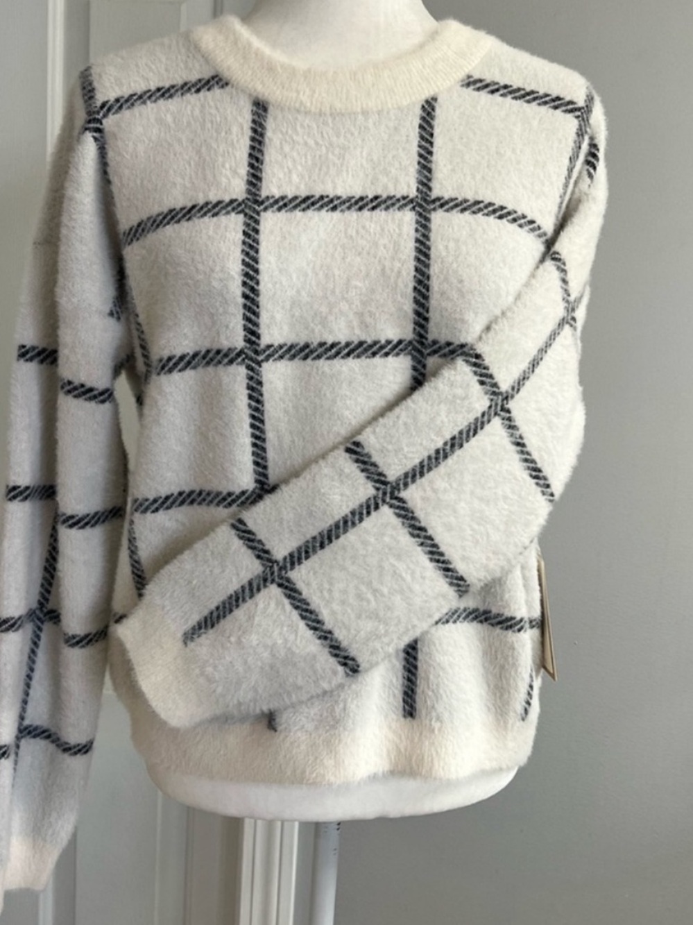 Cyrus White and Black Windowpane
Sweater Size M